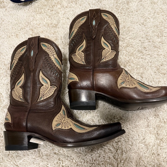 NEW! Women's Allens Cowboy Boots size 9.5